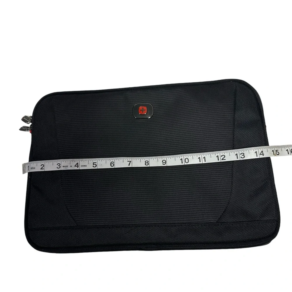 Swiss+Gear Wenger Beta 14 inch Slimline Laptop or tablet Sleeve Black !!